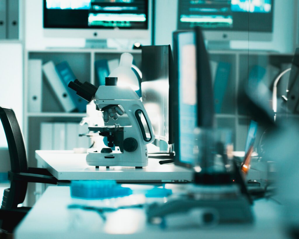 研究アシスタント